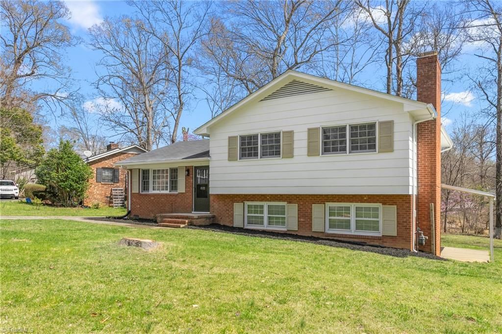 Photo of 3005 Twin Lakes Drive, Greensboro, NC 27407 (MLS # 1213013)