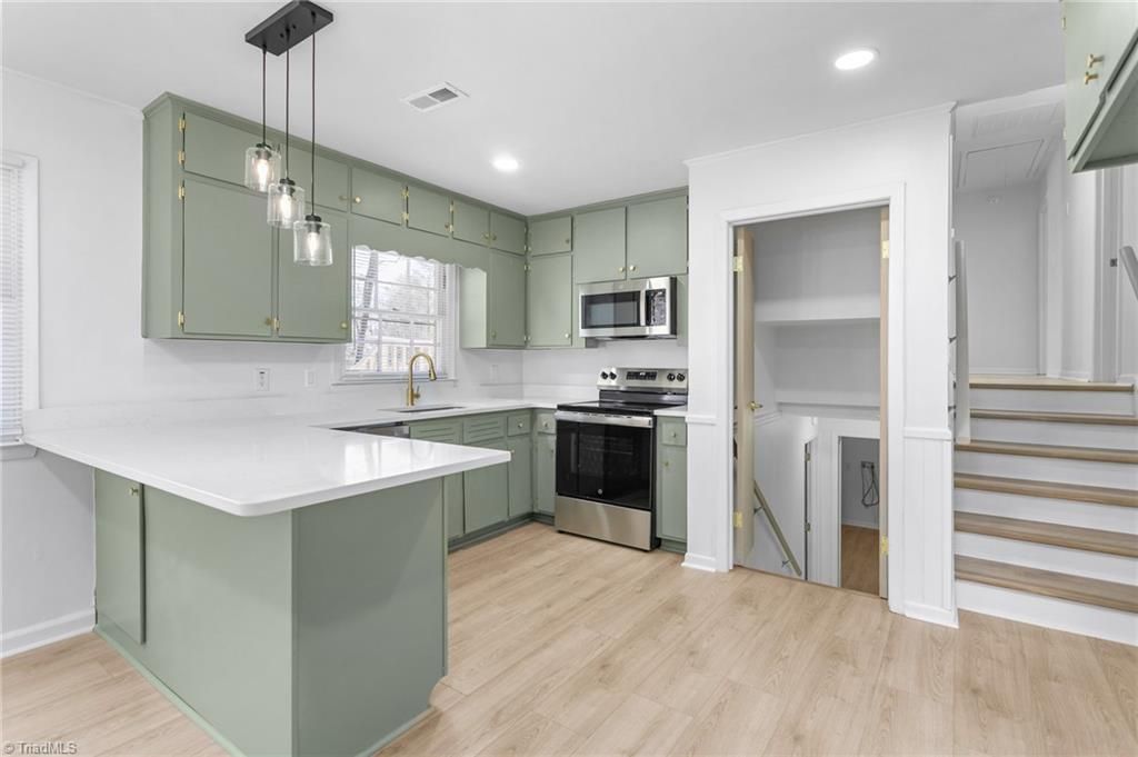 Photo of 3005 Twin Lakes Drive, Greensboro, NC 27407 (MLS # 1213013)