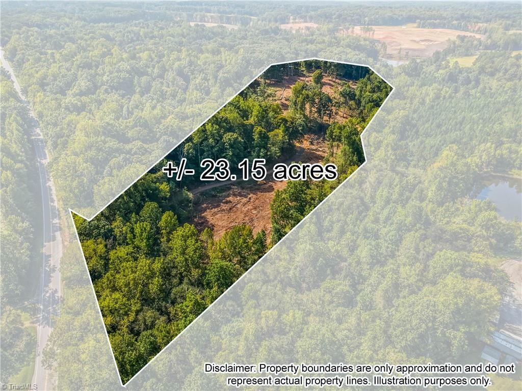 Photo of 2370 Shelton Avenue, Statesville, NC 28677 (MLS # 1236375)