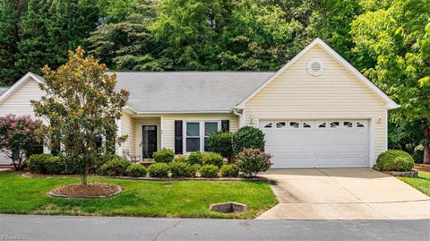 Townhouse For Sale - 5 Iron Carriage Court #D<br/> Greensboro, NC 27410