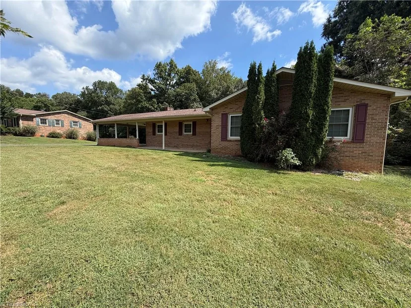 291 Michael Drive, photo 1 of 33