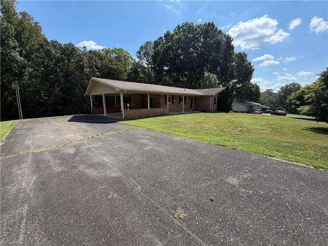 291 Michael Drive, photo 2 of 33