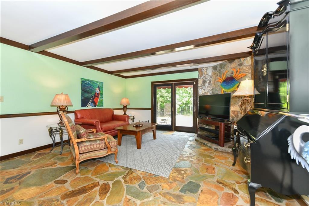 Julian, North Carolina 27283, United States, 3 Bedrooms Bedrooms, ,2 BathroomsBathrooms,Residential,Pending,200984