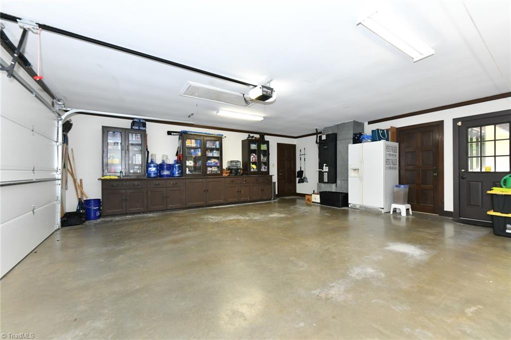 Julian, North Carolina 27283, United States, 3 Bedrooms Bedrooms, ,2 BathroomsBathrooms,Residential,Pending,200984