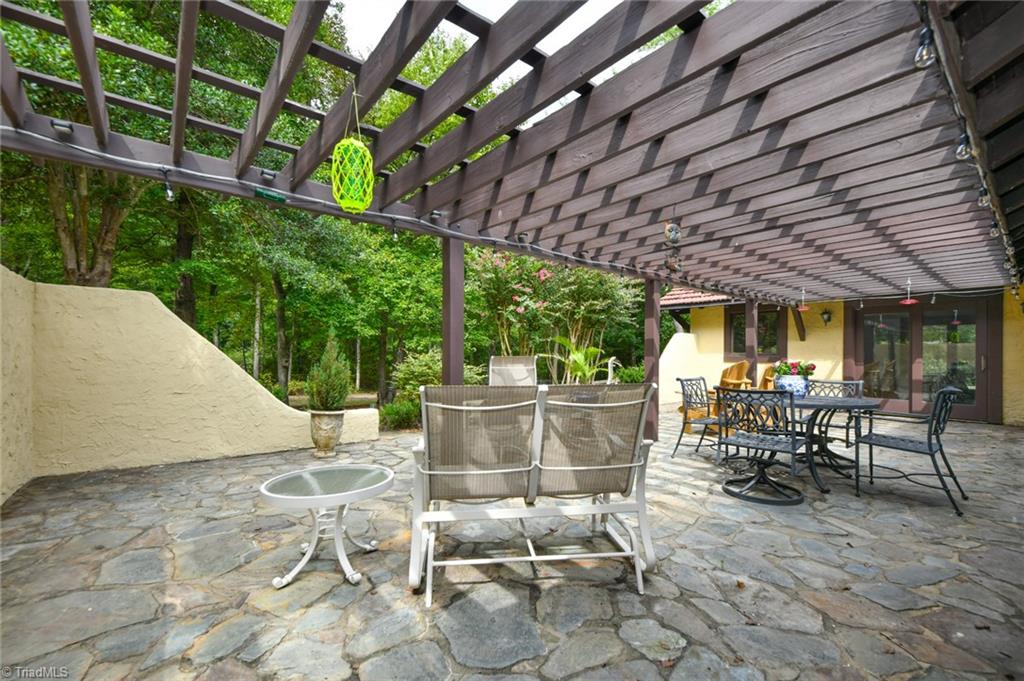 Julian, North Carolina 27283, United States, 3 Bedrooms Bedrooms, ,2 BathroomsBathrooms,Residential,Pending,200984