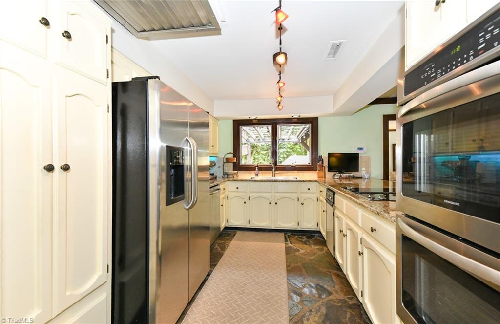 Julian, North Carolina 27283, United States, 3 Bedrooms Bedrooms, ,2 BathroomsBathrooms,Residential,Pending,200984