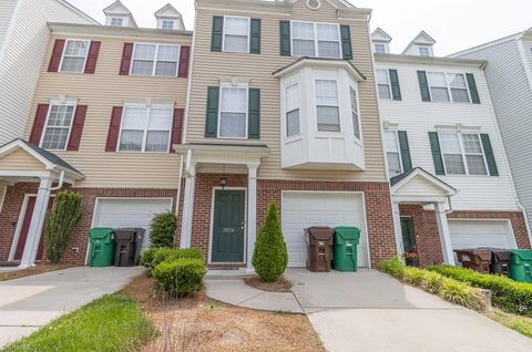 Townhouse For Sale - 3934 Tarrant Trace Circle<br/> High Point, NC 27265