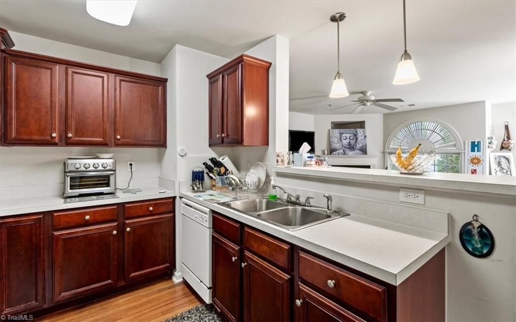 4702 Pennoak Lane, Greensboro, North Carolina image 12