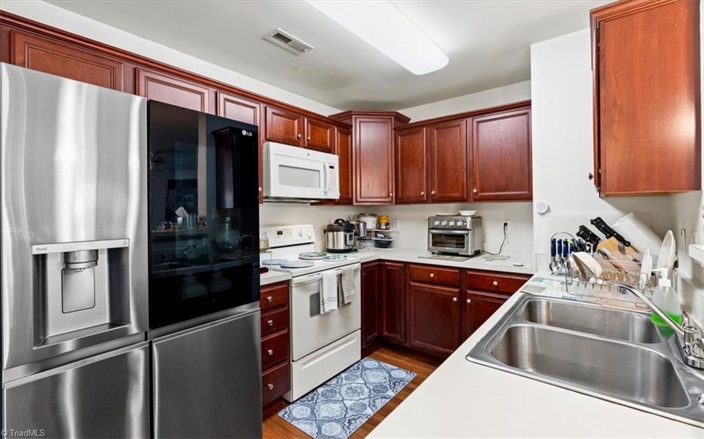 4702 Pennoak Lane, Greensboro, North Carolina image 11