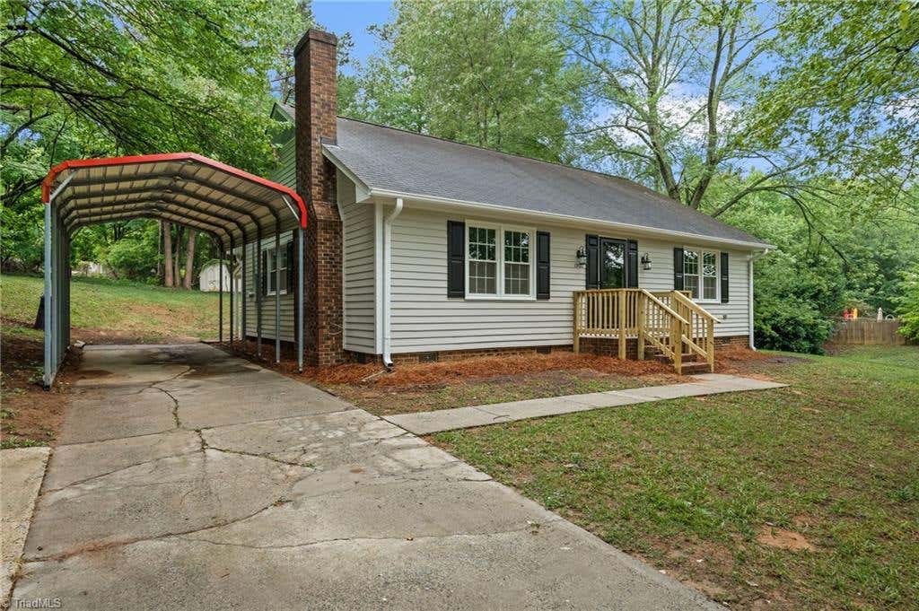 Photo of 1500 Pebblebrook Road, Winston-Salem, NC 27105 (MLS # 1229854)
