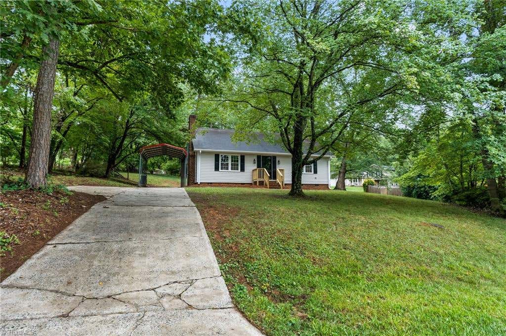 Photo of 1500 Pebblebrook Road, Winston-Salem, NC 27105 (MLS # 1229854)