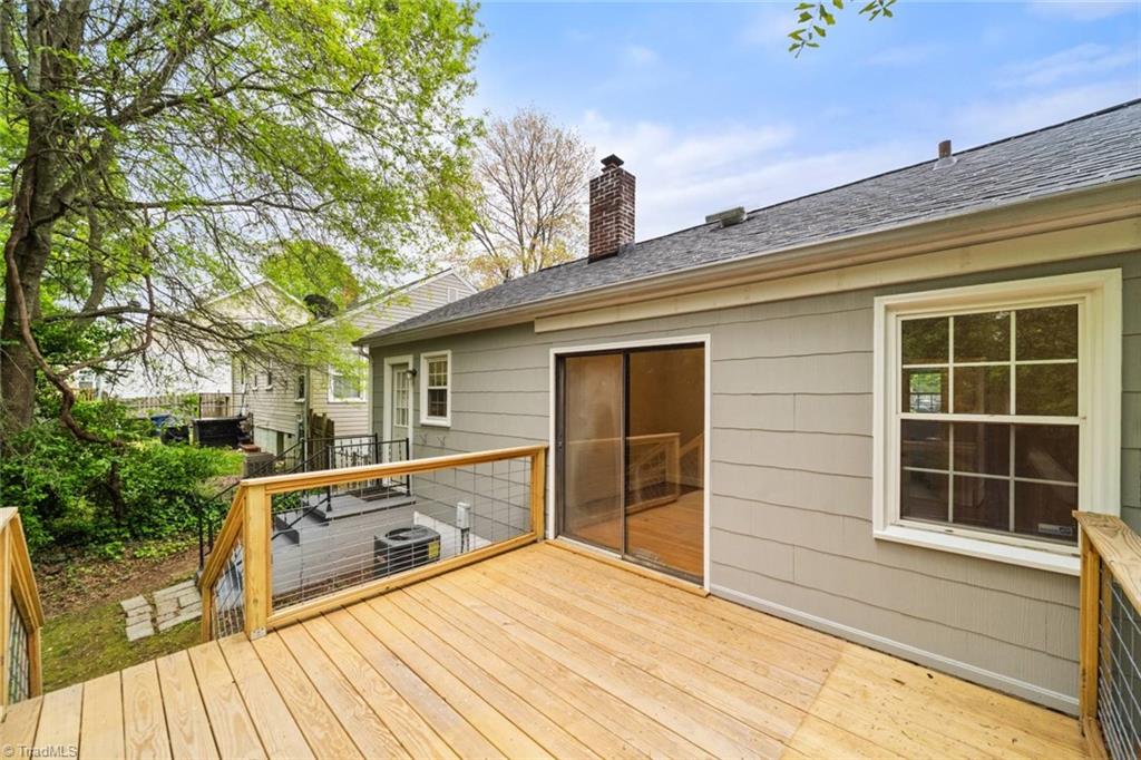 Winston-Salem, North Carolina 27103, United States, 3 Bedrooms Bedrooms, ,1 BathroomBathrooms,Residential,Pending,110424