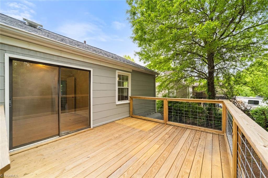 Winston-Salem, North Carolina 27103, United States, 3 Bedrooms Bedrooms, ,1 BathroomBathrooms,Residential,Pending,110424