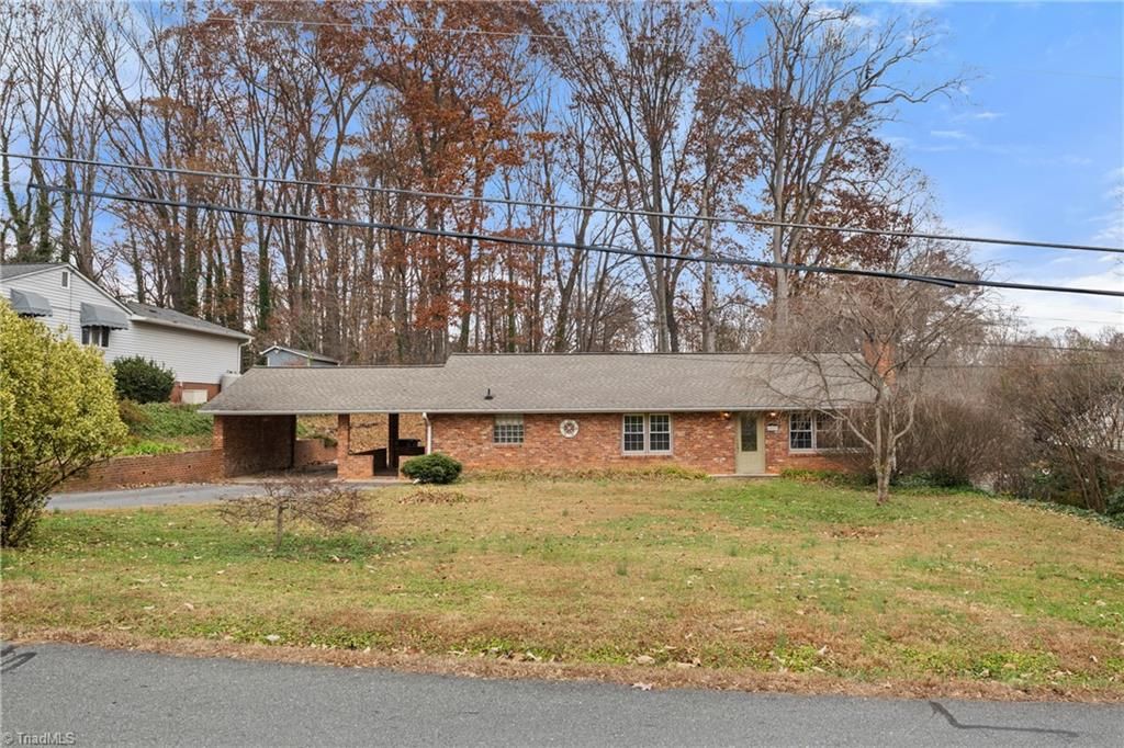 Photo of 4009 Alonzo Drive, Winston-Salem, NC 27104 (MLS # 1203162)