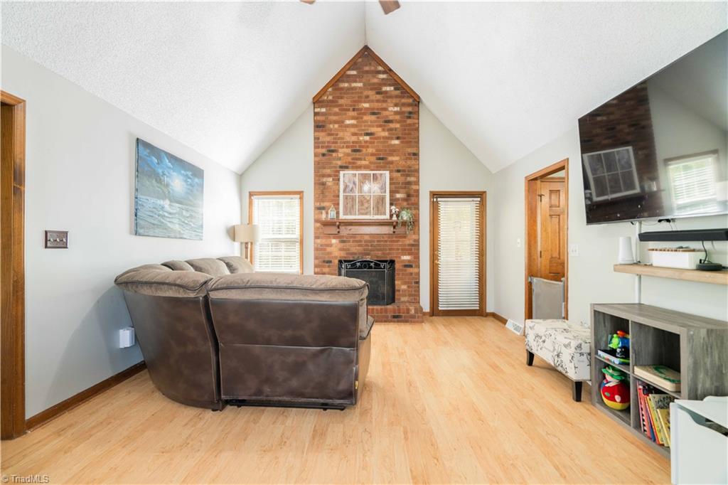 1212 Emerald Drive, Yadkinville, North Carolina image 4