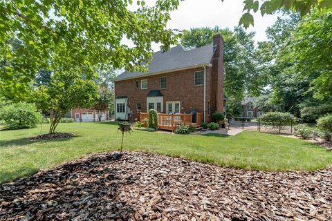 A home in Clemmons