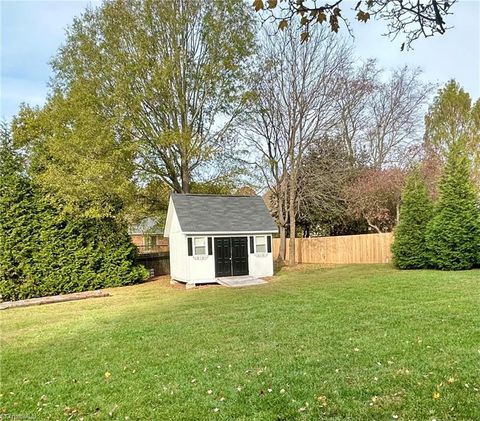 A home in Kernersville