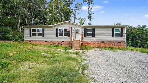 Mobile Home For Sale - 645 Avenue K<br/> Lexington, NC 27292