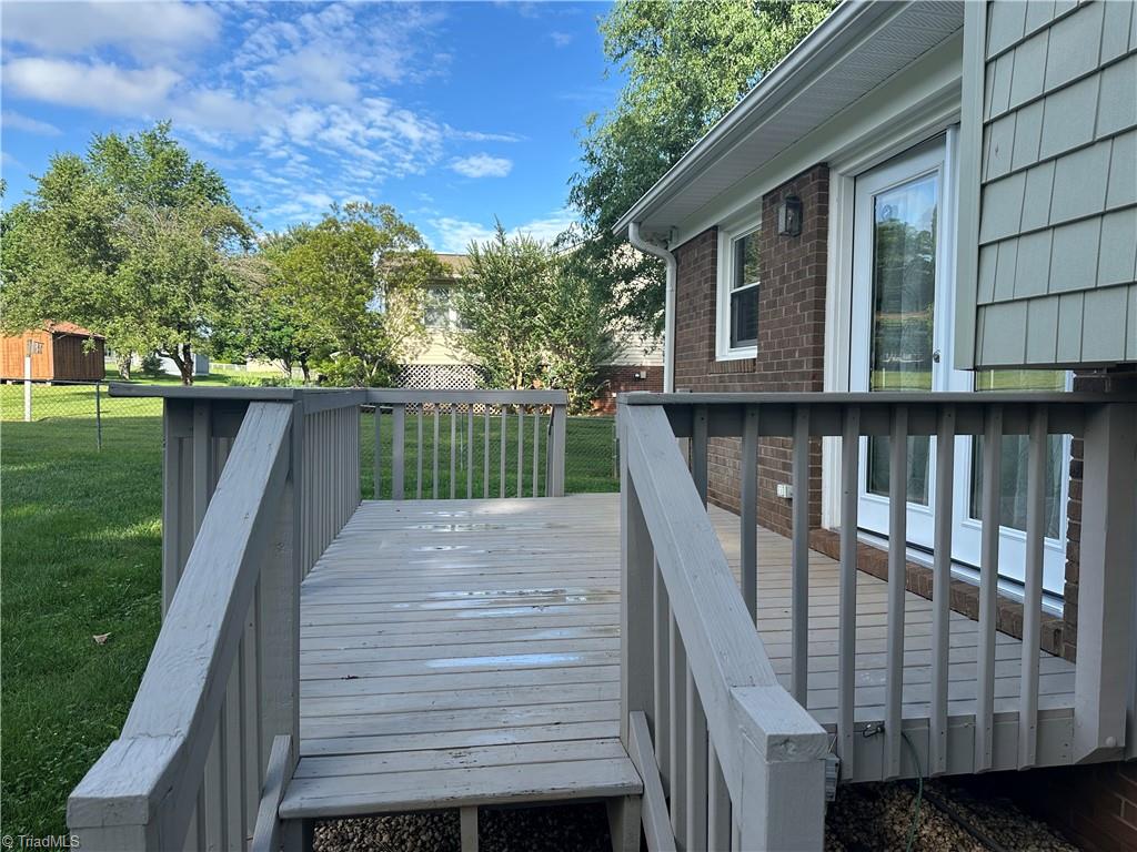 5913 Cutters Creek Court, Pfafftown, North Carolina image 9