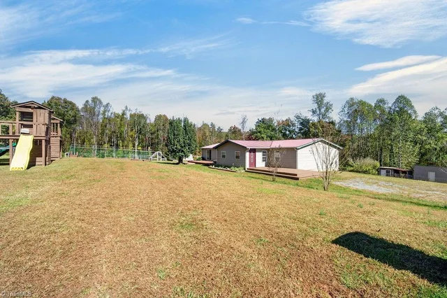 230 Scales Stone Lane, photo 2 of 50