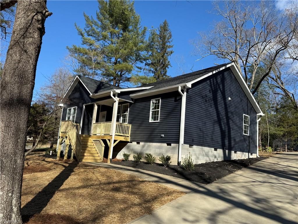 Photo of 1315 Springdale Drive, Burlington, NC 27215 (MLS # 1204535)