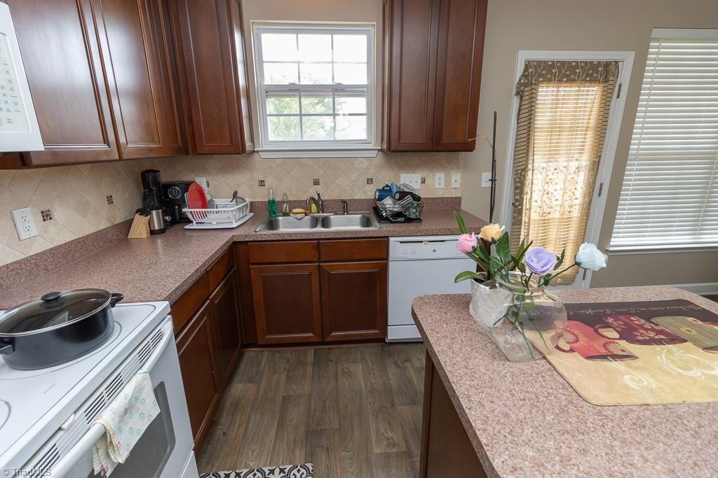 3934 Tarrant Trace Circle, High Point, North Carolina image 9