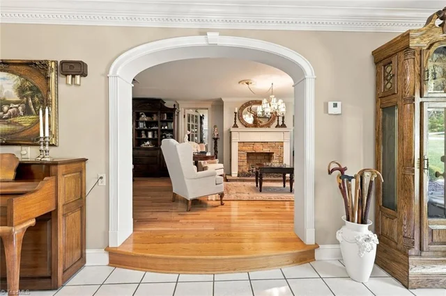 300 Oak Forest Circle, photo 5 of 46