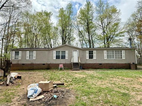 Mobile Home For Sale - 6557 Kerr Drive<br/> Randleman, NC 27317