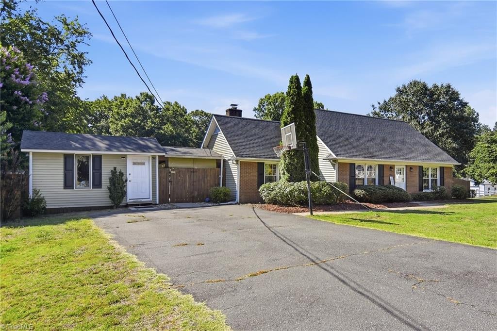Photo of 202 Turkey Hill Drive, King, NC 27021 (MLS # 1224996)