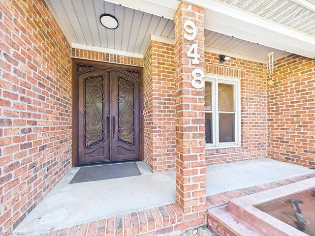 948 Aquaview Drive, photo 4 of 49