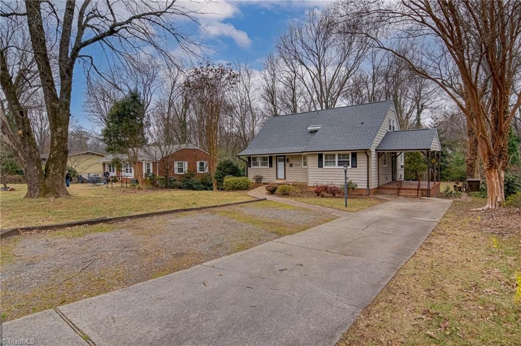 Photo of 2504 Cornwallis Drive, Greensboro, NC 27408 (MLS # 1205242)