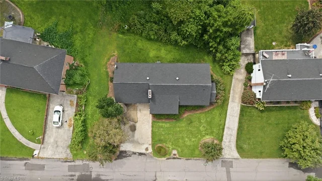317 Hillcrest Drive, photo 5 of 50