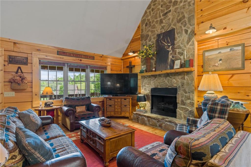 201 Cherokee Circle, Jefferson, North Carolina image 5