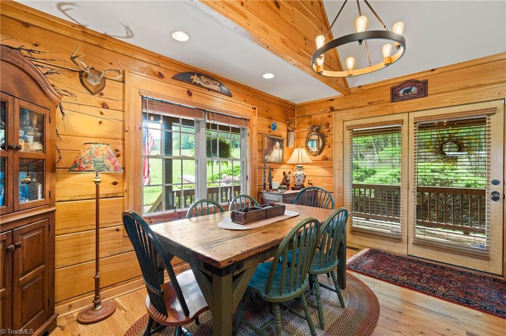 201 Cherokee Circle, Jefferson, North Carolina image 12