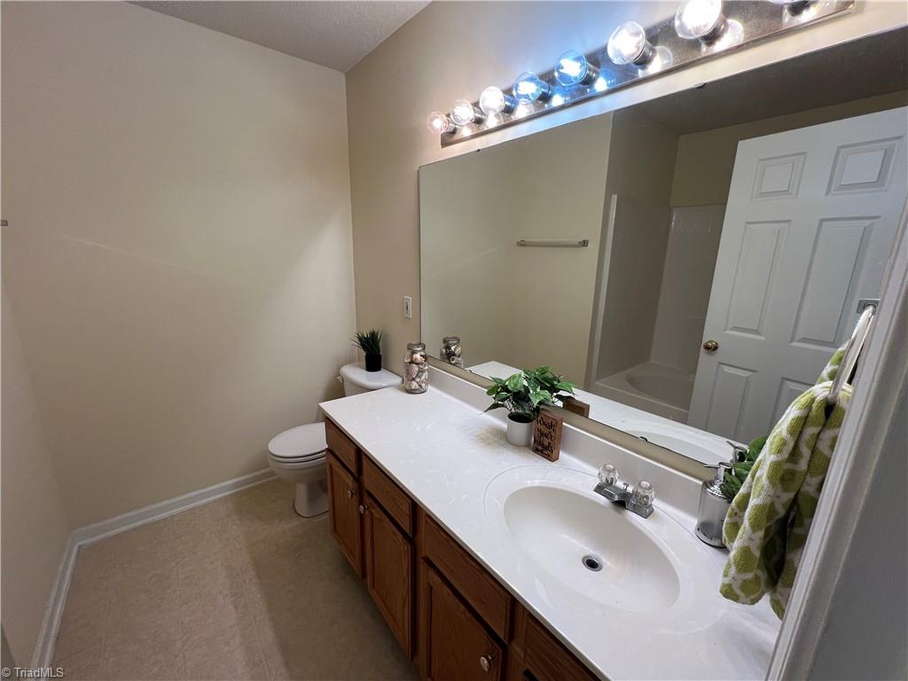 3931 Fountain Village Lane, High Point, North Carolina image 33