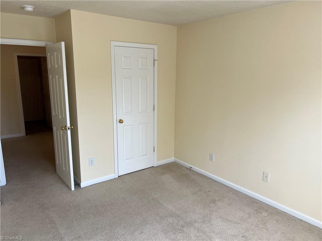 3931 Fountain Village Lane, High Point, North Carolina image 25
