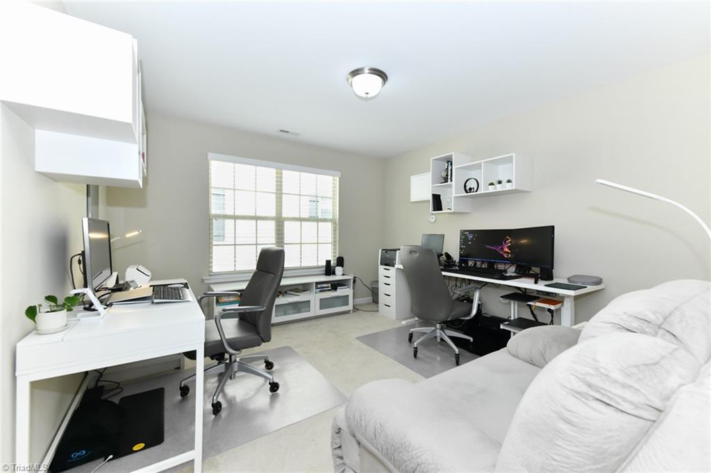 Kernersville, North Carolina 27284, United States, 4 Bedrooms Bedrooms, ,4 BathroomsBathrooms,Residential,Pending,43556