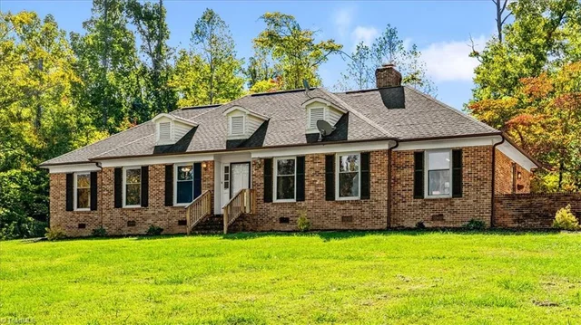 1125 Adams Ridge Road, photo 2 of 36