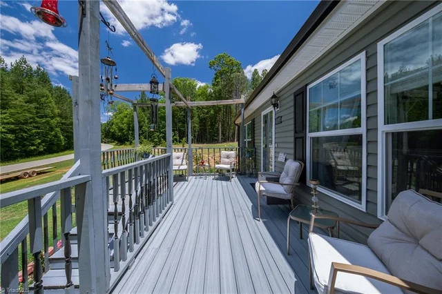 8955 Dennis Road, photo 4 of 31