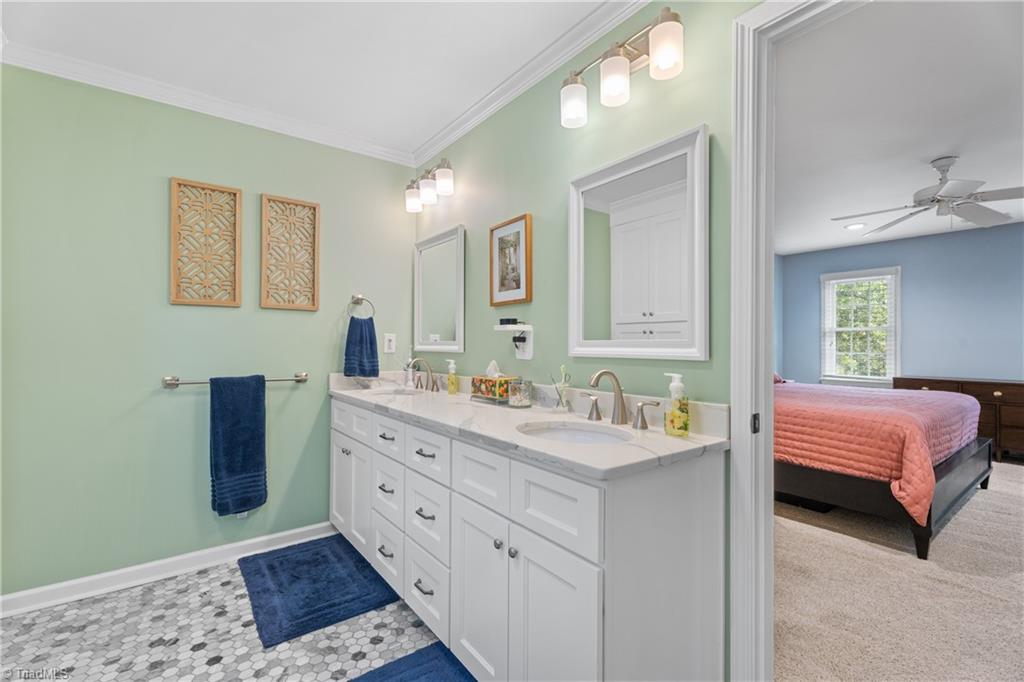 Clemmons, North Carolina 27012, United States, 3 Bedrooms Bedrooms, ,3 BathroomsBathrooms,Residential,Pending,200488