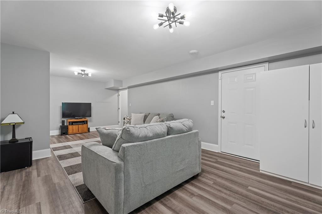 Clemmons, North Carolina 27012, United States, 3 Bedrooms Bedrooms, ,3 BathroomsBathrooms,Residential,Pending,200488