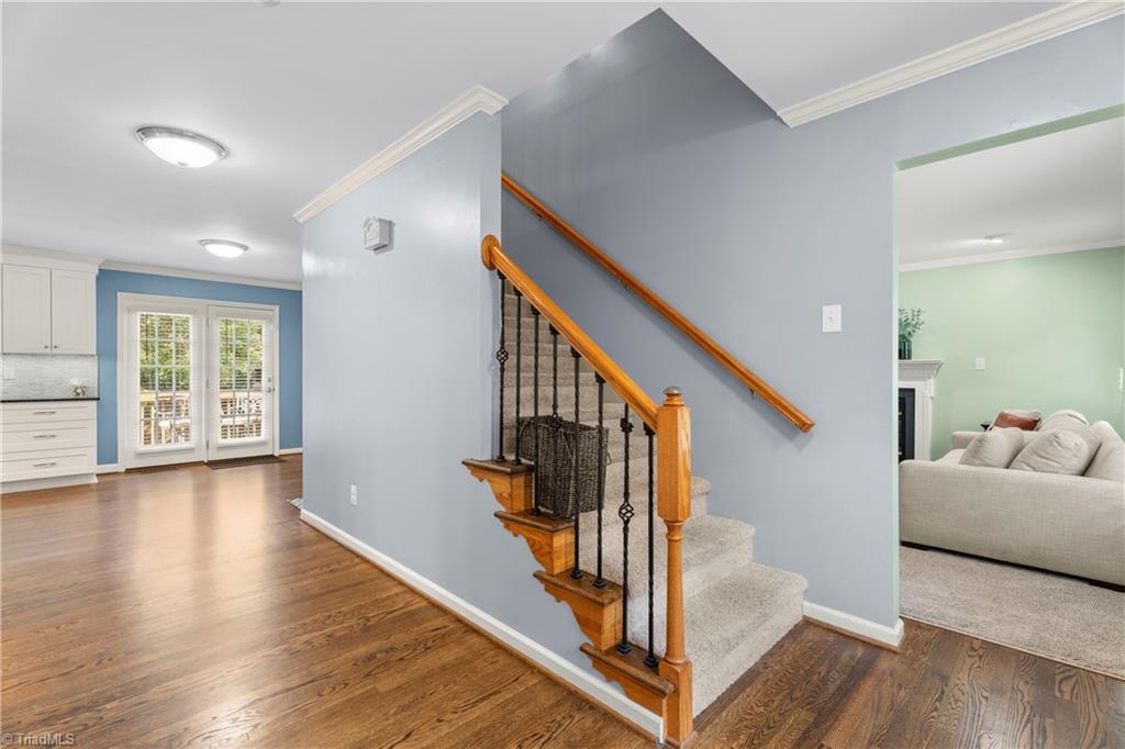 Clemmons, North Carolina 27012, United States, 3 Bedrooms Bedrooms, ,3 BathroomsBathrooms,Residential,Pending,200488