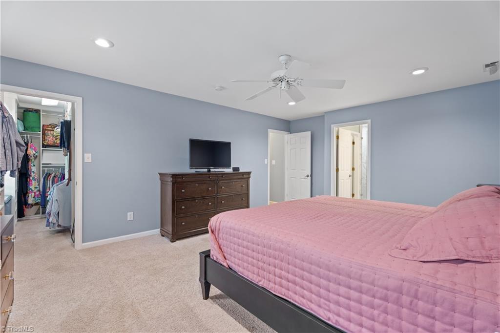 Clemmons, North Carolina 27012, United States, 3 Bedrooms Bedrooms, ,3 BathroomsBathrooms,Residential,Pending,200488