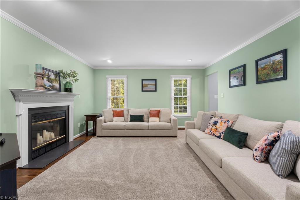 Clemmons, North Carolina 27012, United States, 3 Bedrooms Bedrooms, ,3 BathroomsBathrooms,Residential,Pending,200488