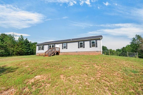 Homes For Sale - 1641 Dodgetown Road<br/> Walnut Cove, NC 27052
