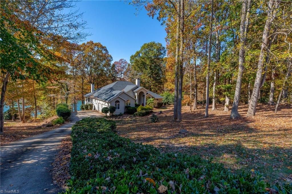 Photo of 316 Lake Point Lane, Belews Creek, NC 27009 (MLS # 1200802)