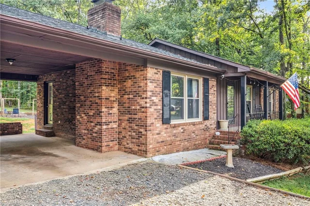 206 Laura Road, photo 3 of 43