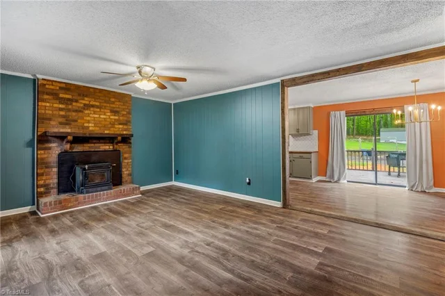 206 Laura Road, photo 4 of 43