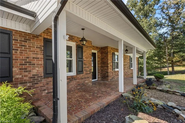 171 Jessie Reins Road, photo 3 of 32