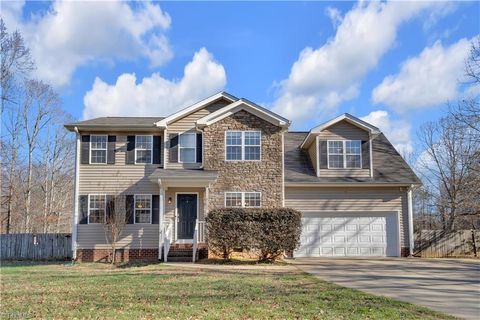 8190 Springbirch Drive Stokesdale NC 27357